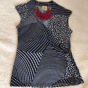Kaspar black and white blouse